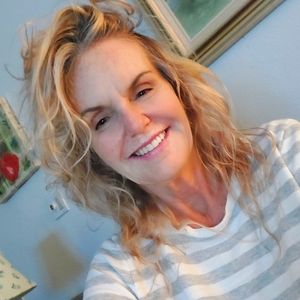 Meet your Posher, Cynthia